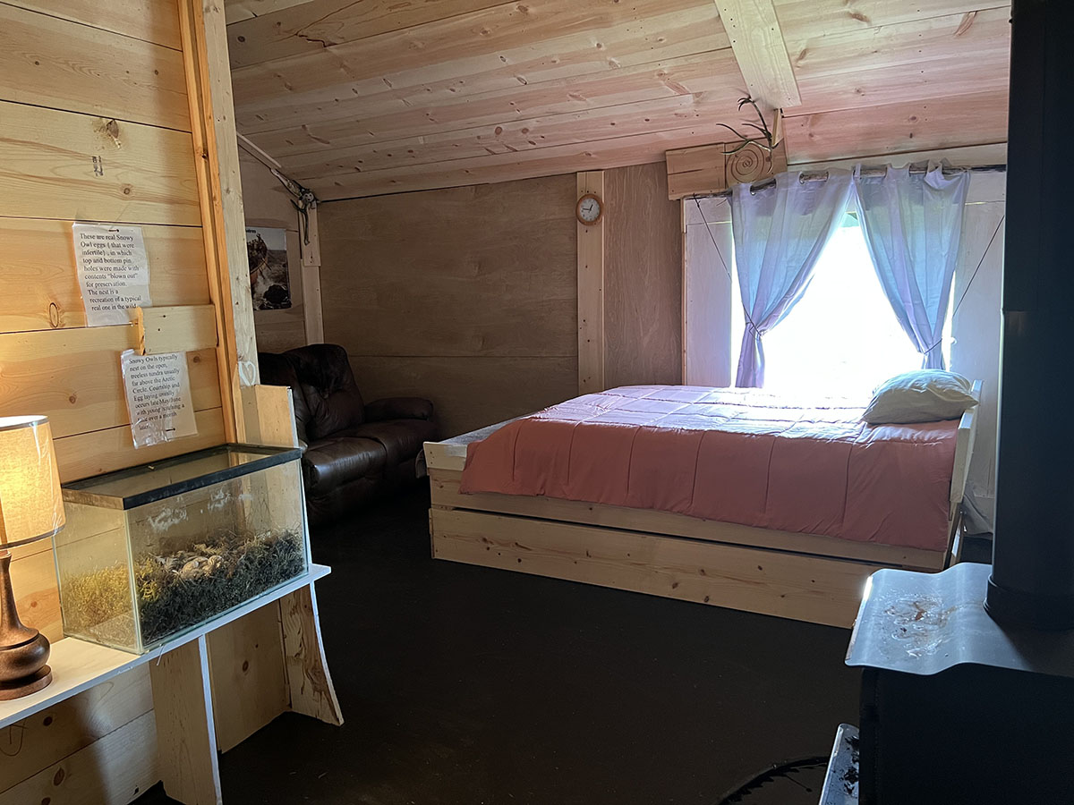 Alaska Bedroom Kroschel Wildlife Center