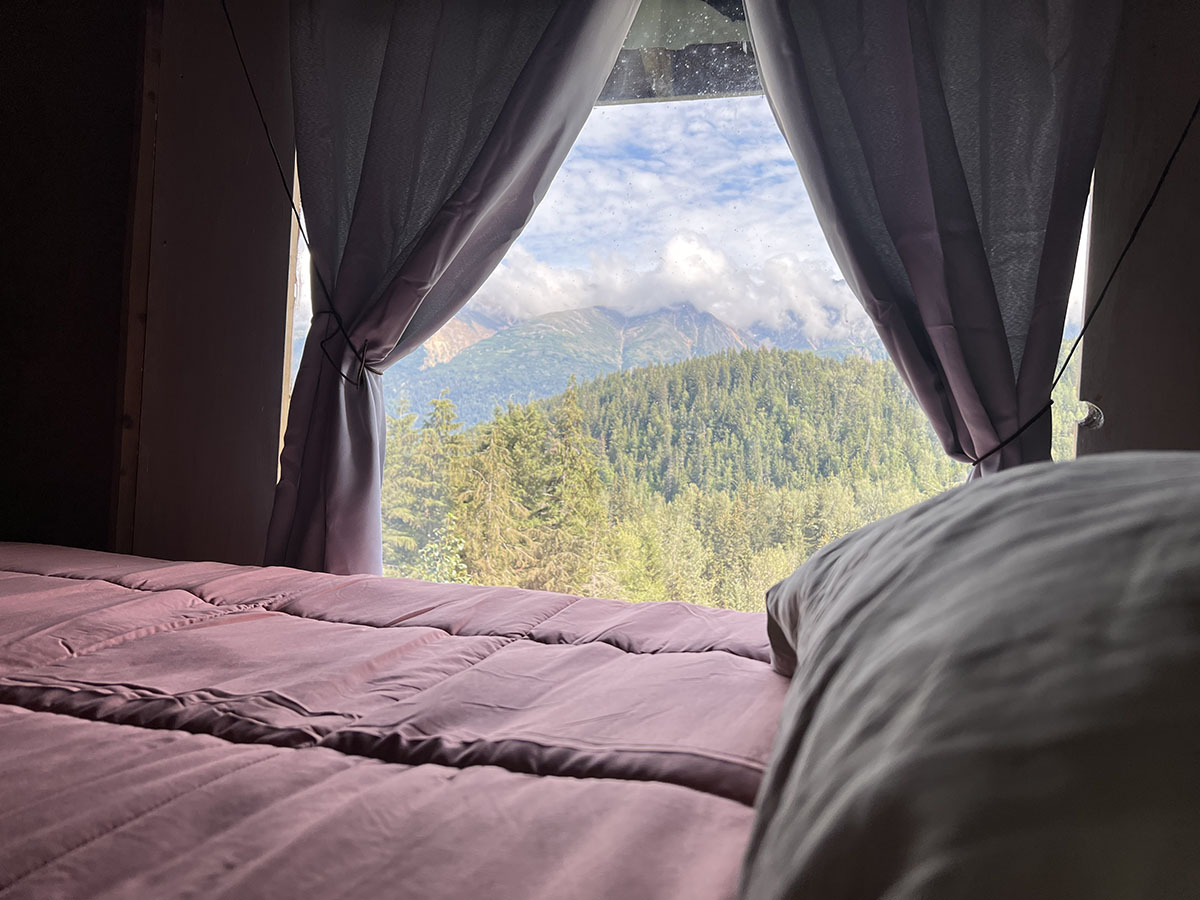 Alaska Bedroom Kroschel Wildlife Center